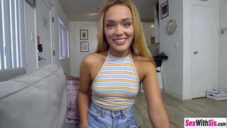 Hot babe menikmati blowjob dan pantat sialan