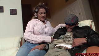 Büyük Zıplayan Göğüsler ve MİLF Jordan için Ramon&#039;a Binmek