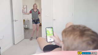 Petite stepsis elveszti a szüzességét a Tesó