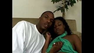 آبنوس بیبی مشکل بیکار ہے ایک schlong ہو جاتا ہے تو آخر میں تمام عہدوں پر