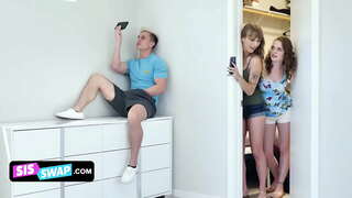 Siswap - Életerős Mostohák Trükk A Nagy Stepbros Pedig Basszák Meg A Kanapén