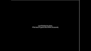 Сексуалды рыжая ойнайды Шыны дилдо камераға