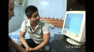 Bona pullus movet eam diu crura.