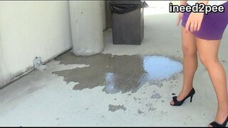 Ineed2pee омораши və смачивание şalvar pərdə arxasında 31