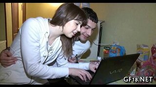 Vetëm ngul sytë në këtë simpatik gir