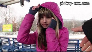 اصلی شوکیا Eurobabe جینا Gerson میں کیلوں سے جڑا ایک ٹرین