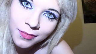 Init nga sexy nga babaye sa Drooling Dila