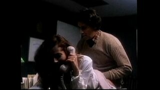 Вероника стягивает трусики һәм ала кайнар анал офиста