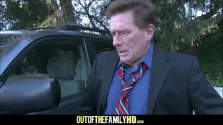 Молодая Блондинка Семьей Трахается С Отчимом и Мальчиком