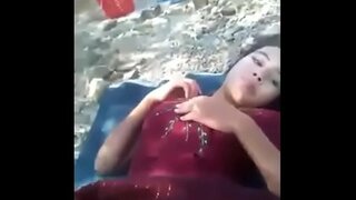 ���້ານໄວລຸ້ນນອກເຕັມໄປ