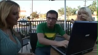 ���ંપતિ બીભત્સ પસંદ અપ કલાકારો આગલા દિવસે લોરેન્સ Trina માઈકલને હોય સ્થળો