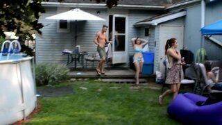 Откинутый на секс-качелях