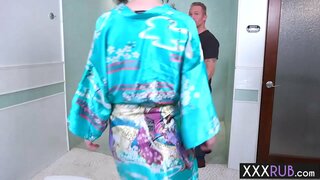 ���ுறும்பு பிரஞ்சு massaeg ஒரு தோழர்களே உடல் மற்றும் சவாரி அவரது பெரிய விஷயம்