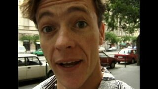 Metro - Euro Babes - jelenet 6