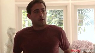 MILF Táplálja A pináját Stepnephew