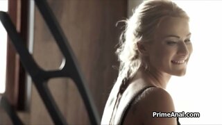 Mendalam dubur dengan panas pirang