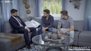 Сериясе Only3x тәкъдим итә - каты сәхнә белән Ванной Бардо