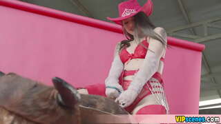 Cuba untuk mengendalikan penis besar daripada dia BF