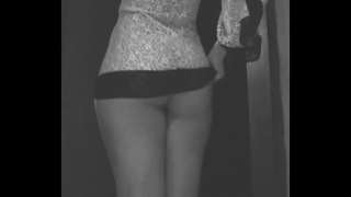 ���ිවාහක බිරිඳ පෙන්වීම බී. බෝනික්කා, ඇගේ සැමියා පරපුරුෂයින්